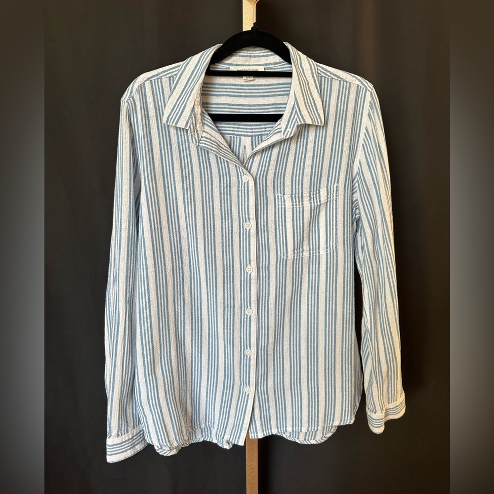 Beachlunchlounge cotton button down loose fit shirt. Size Large